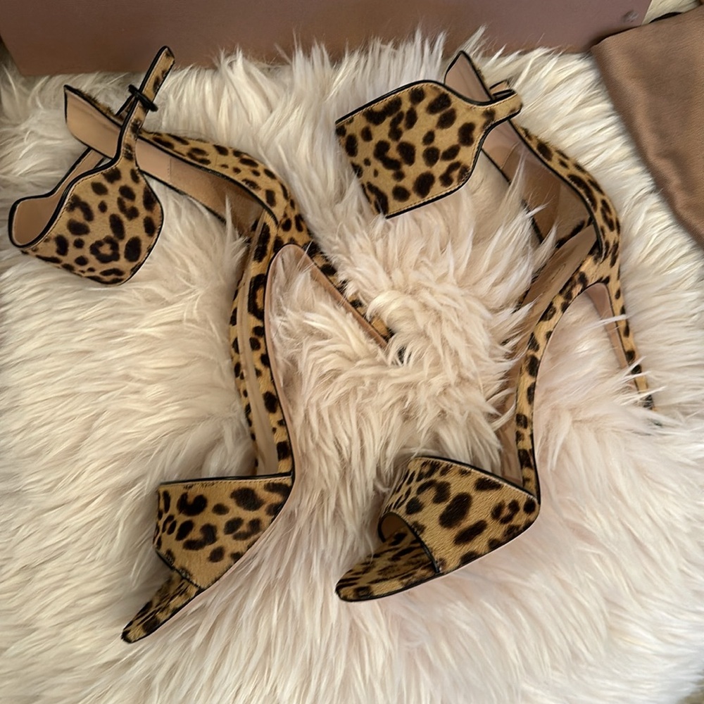 Gianvito Rossi sheared calf leopard heels. Great condition 37 ½ TTS